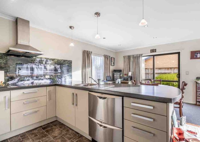  at 126 Kew Road, Kew, Invercargill