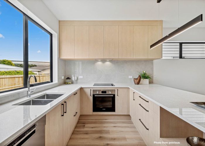  at 2/58 Sylvan Crescent, Te Atatu South, Waitakere City, Auckland