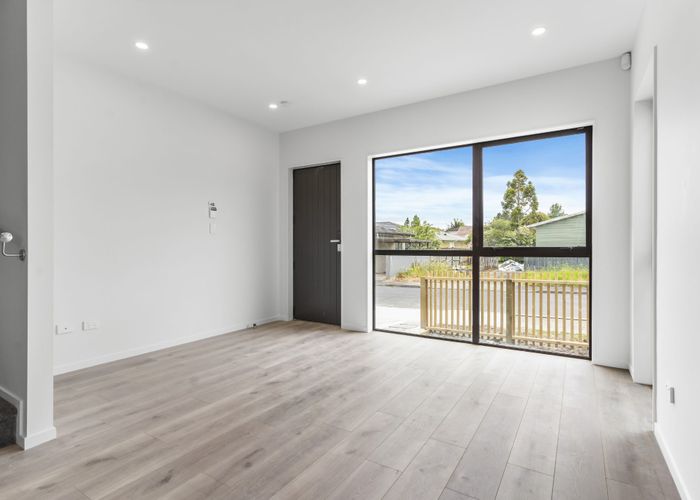  at 4/26 Universal Drive, Henderson, Waitakere City, Auckland