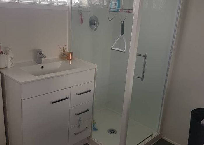  at 1/360 Bucklands Beach Road, Bucklands Beach, Manukau City, Auckland