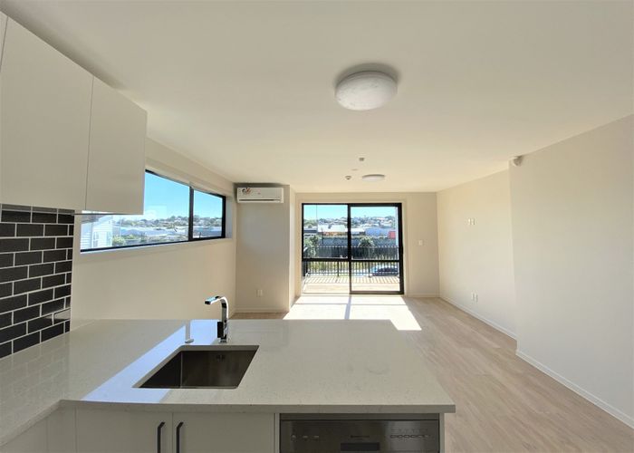  at 12/7 Stamford Park Road, Mount Roskill, Auckland City, Auckland
