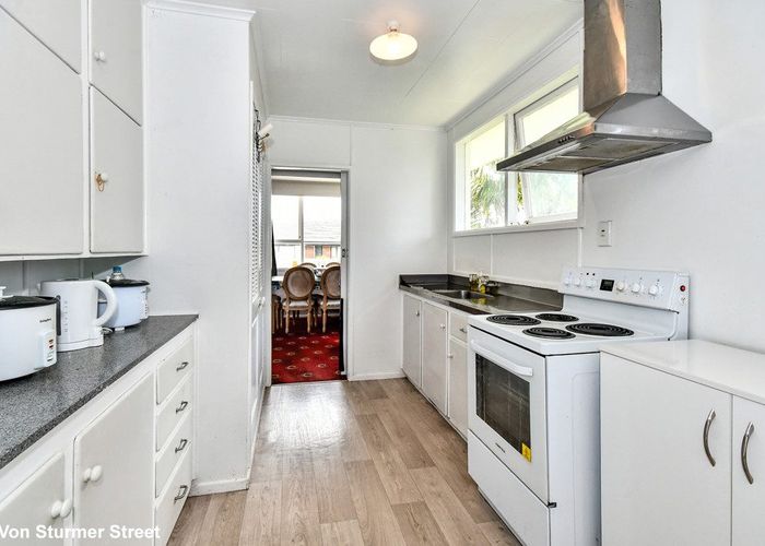  at 9 Von Sturmer Street, Mangere East, Manukau City, Auckland