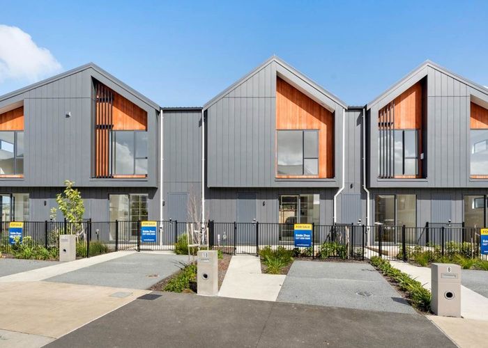  at 10 Jashi Lane, Westgate, Auckland