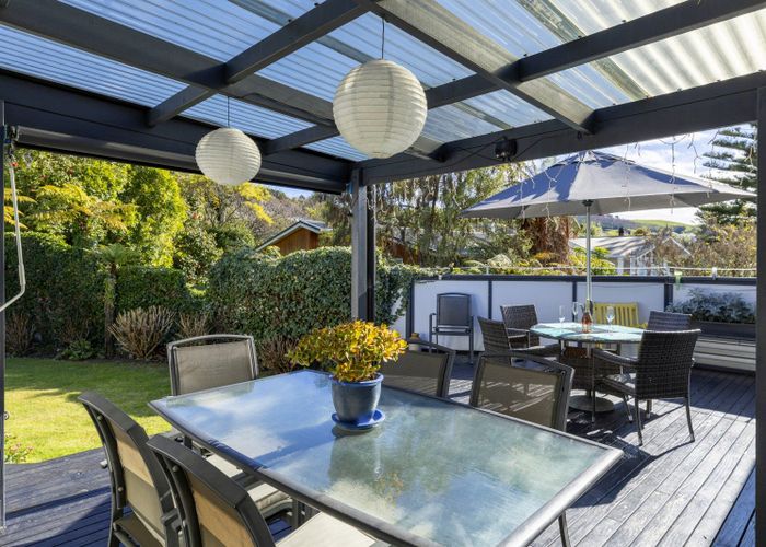  at 11 Earle Place, Acacia Bay, Taupo