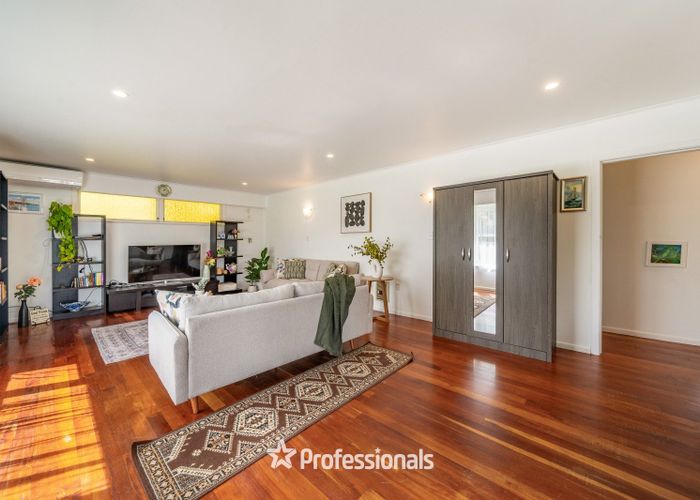  at 10 Gray Avenue, Paraparaumu Beach, Kapiti Coast, Wellington