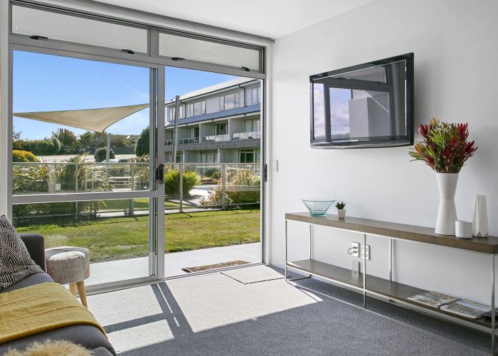  at 10/300 Lake Terrace, Two Mile Bay, Taupo