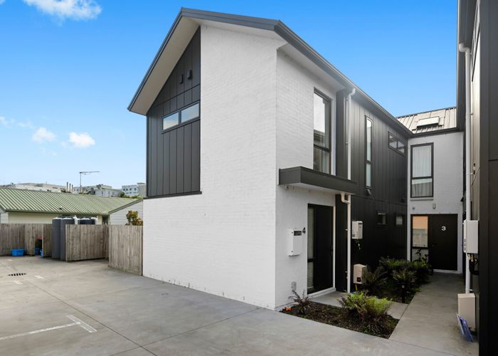  at 4/3 Dowding Street, Melville, Hamilton