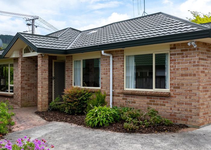  at 1B Kereru Bend, Tawa, Wellington