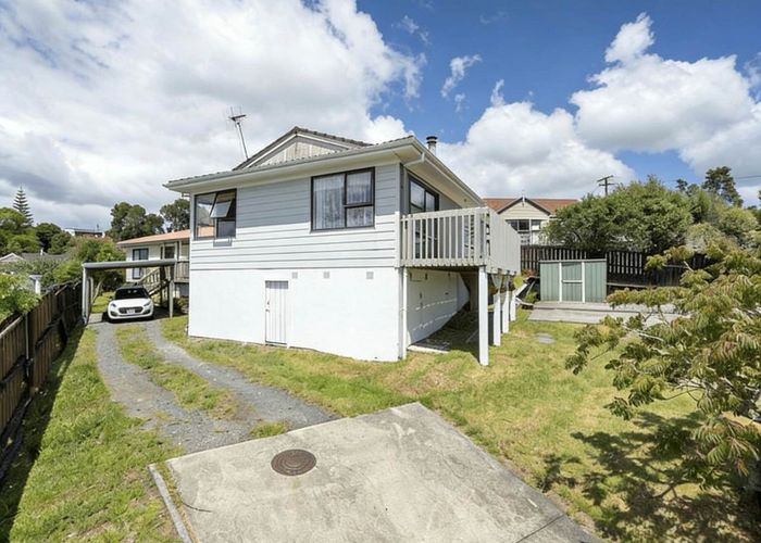  at 28 Beauchamp Drive, Massey, Waitakere City, Auckland