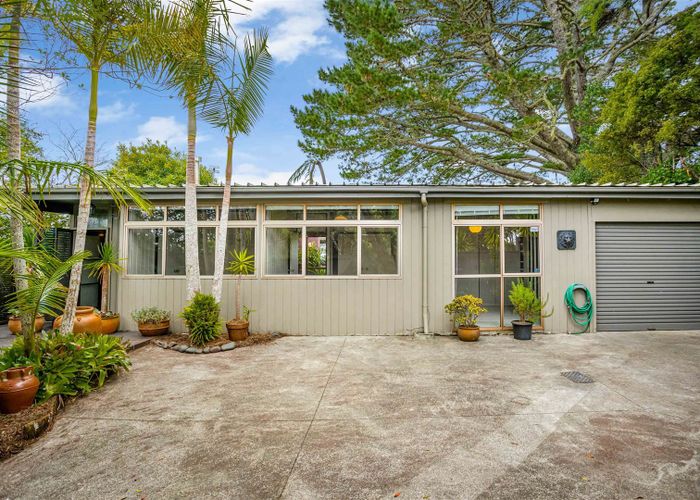  at 1094 Scenic Drive North, Swanson, Auckland