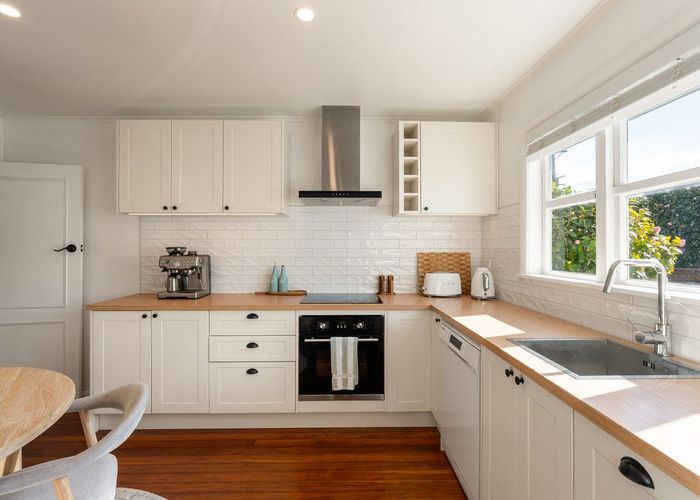  at 28 Coates Street, Tawa, Wellington