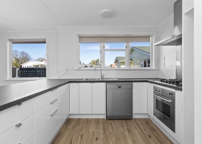  at 5 Magee Place, Chartwell, Hamilton