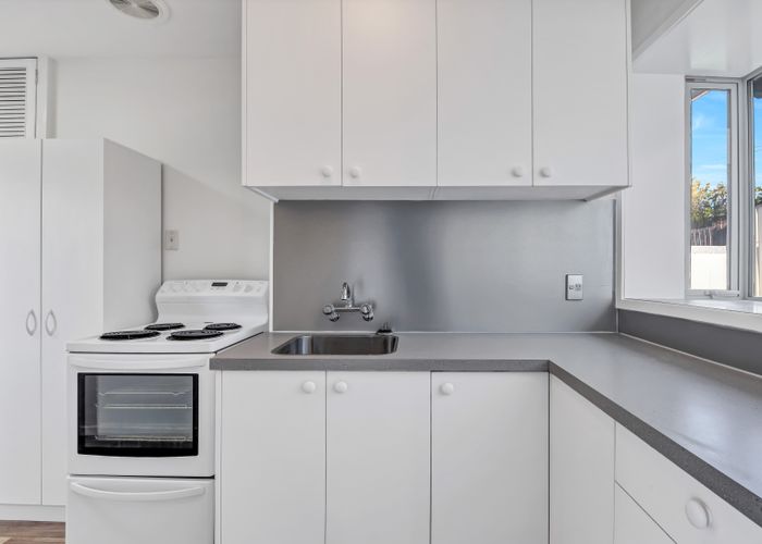  at 2/8 Lonsdale Street, New Brighton, Christchurch