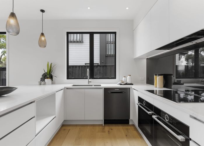  at 17 Carnarvon Avenue, Glendowie, Auckland