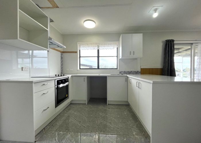  at 9 Wakelin Road, Mangere East, Auckland