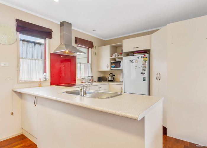  at 3/112 Solar Road, Glen Eden, Auckland