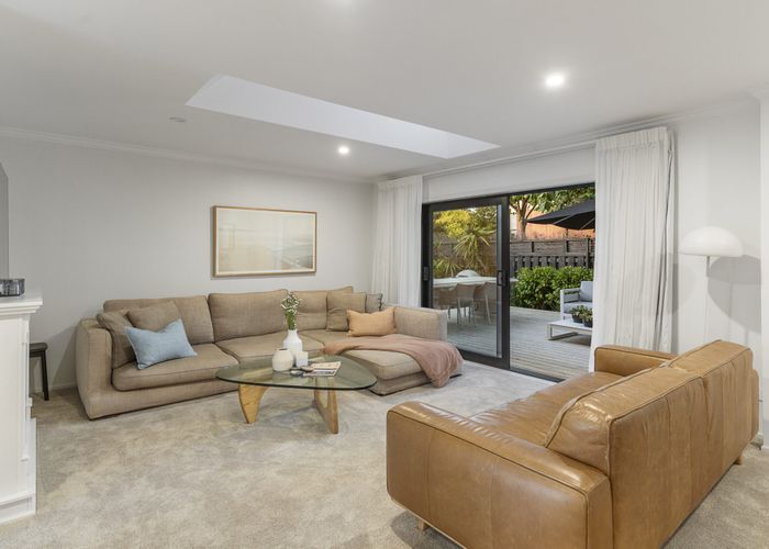  at 2/38 Dominion Street, Takapuna, Auckland
