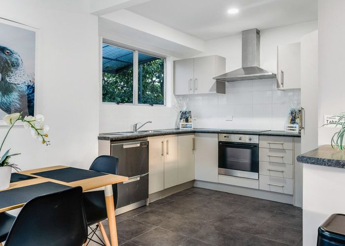  at 102 Flat Bush Road, Clover Park, Auckland