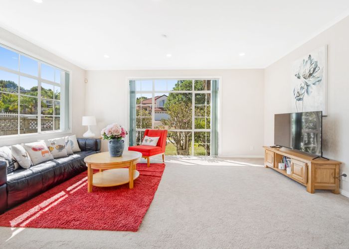  at 33 Santa Ana Drive, Dannemora, Auckland