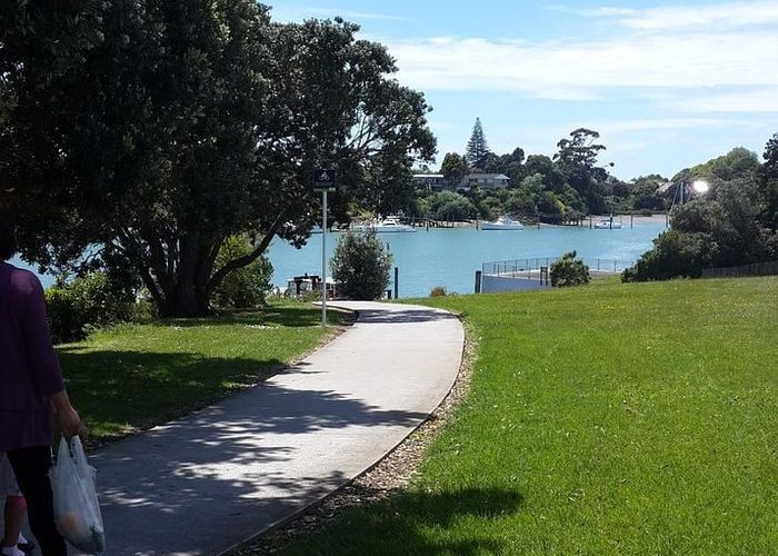  at 2/27 Kerswill Place, Pakuranga, Manukau City, Auckland