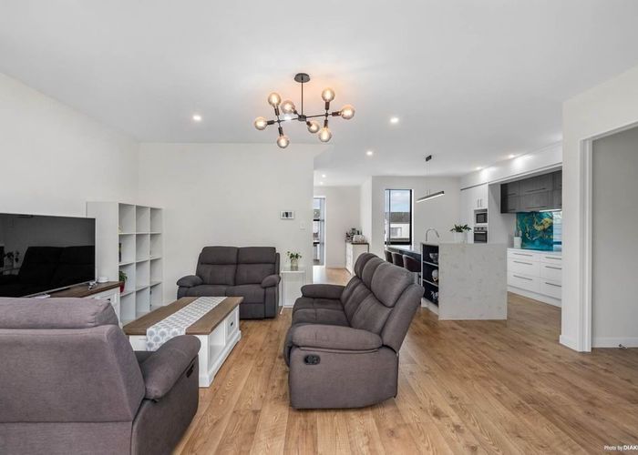  at 24 Stephen Avenue, Henderson, Waitakere City, Auckland