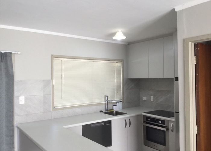  at 3/2 Vodanovich Road, Te Atatu South, Auckland