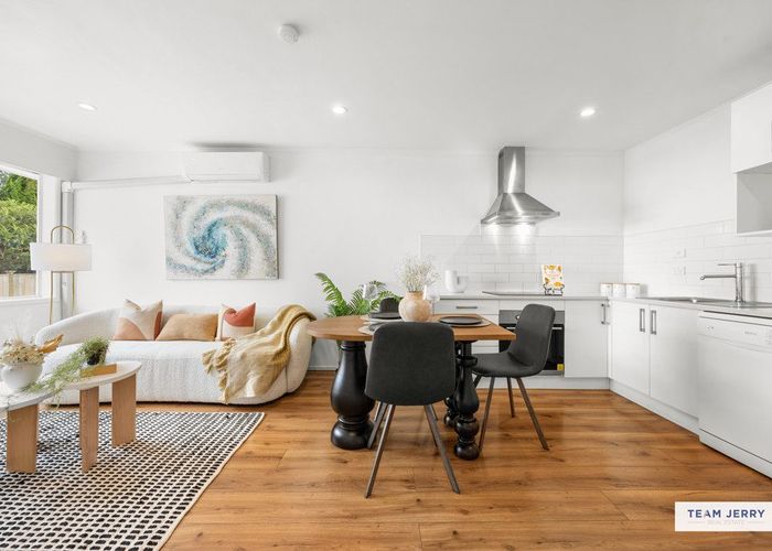  at 2/14 Campbell Road, One Tree Hill, Auckland City, Auckland