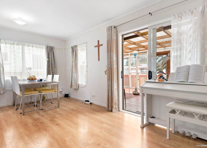  at 66a Parrs Cross Road, Henderson, Waitakere City, Auckland