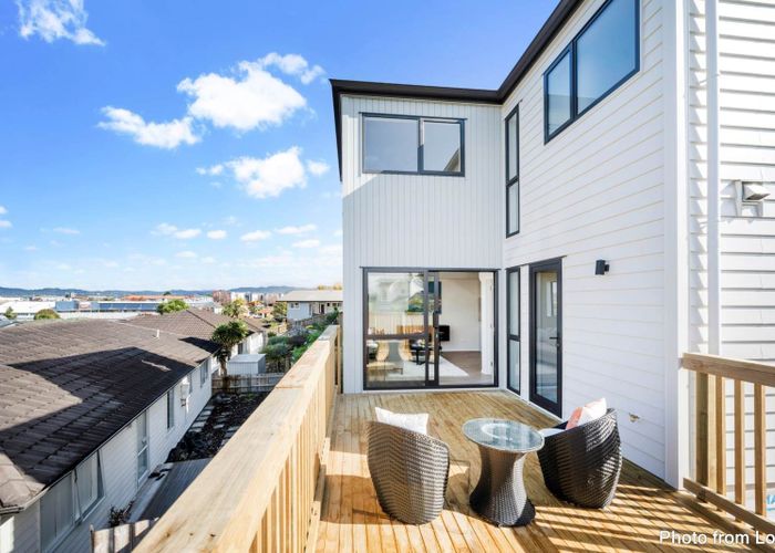  at 7/33 Buscomb Avenue, Henderson, Auckland