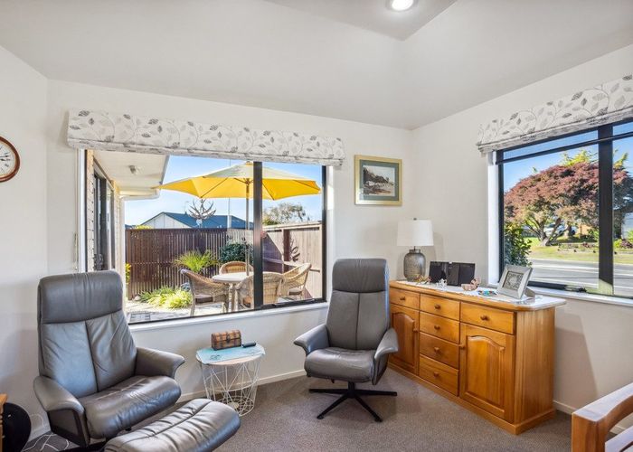  at 146 Guildford Drive, Paraparaumu Beach, Kapiti Coast, Wellington