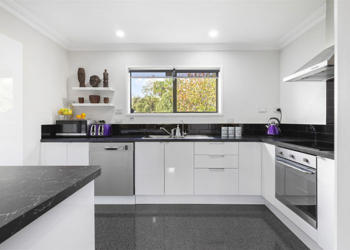  at 19 Glendale Drive, Dinsdale, Hamilton