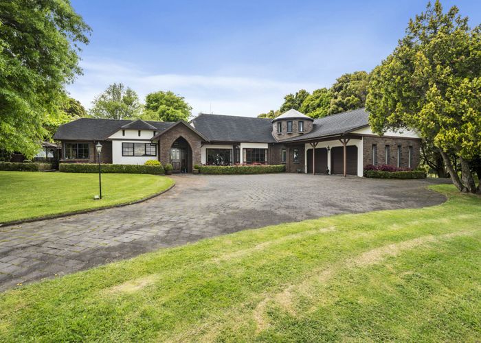  at 11 Gracechurch Drive, Flat Bush, Auckland