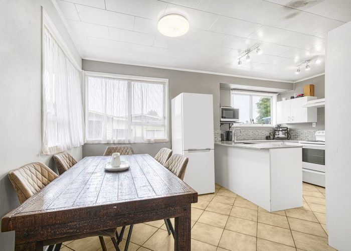  at 5 Bedlington Avenue, Manurewa, Manukau City, Auckland