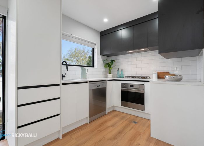  at 43A Mirrabooka Avenue, Botany Downs, Manukau City, Auckland
