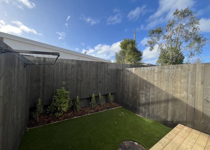  at 4/157 Beach Haven Road, Beach Haven, North Shore City, Auckland