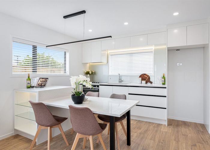  at 2/46 Vera Road, Te Atatu South, Auckland
