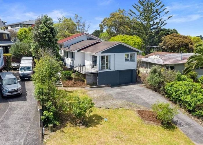  at 4 Lavery Place, Sunnynook, North Shore City, Auckland