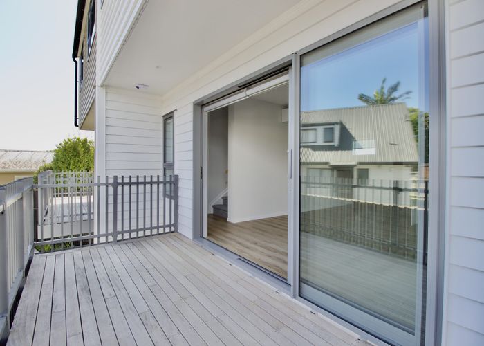  at 6/94 Target Road, Totara Vale, North Shore City, Auckland