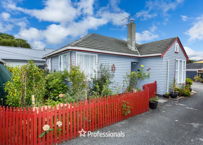  at 2/18 Seddon Street, Wallaceville, Upper Hutt