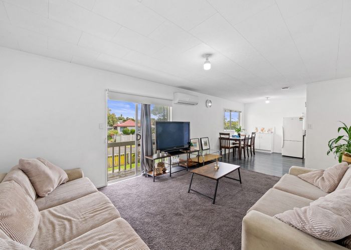  at 9 Palermo Place, Clover Park, Manukau City, Auckland