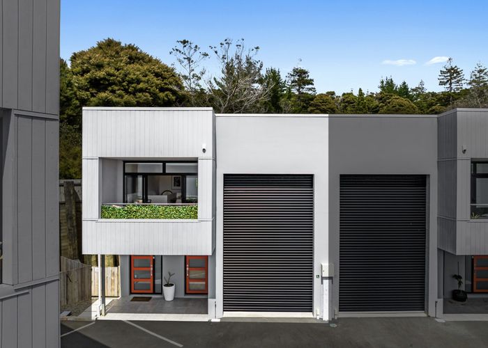  at 2/43 David Sidwell Place, Stanmore Bay, Whangaparaoa
