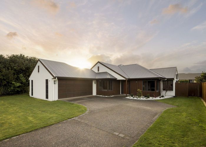  at 15 Edenpark Drive, Rototuna, Hamilton, Waikato