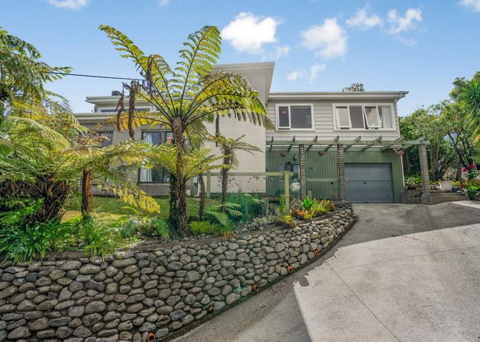  at 19 Vista Crescent, Brown Owl, Upper Hutt, Wellington