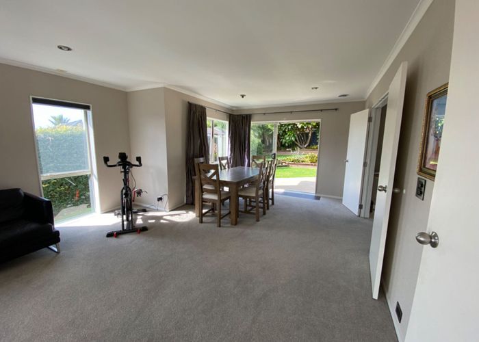  at 8 Moycullien Lane, East Tamaki Heights, Manukau City, Auckland