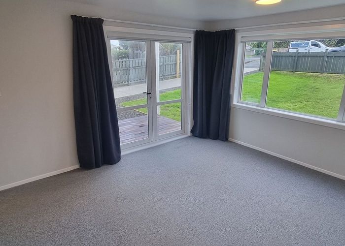  at 5 Bay Drive, Titahi Bay, Porirua