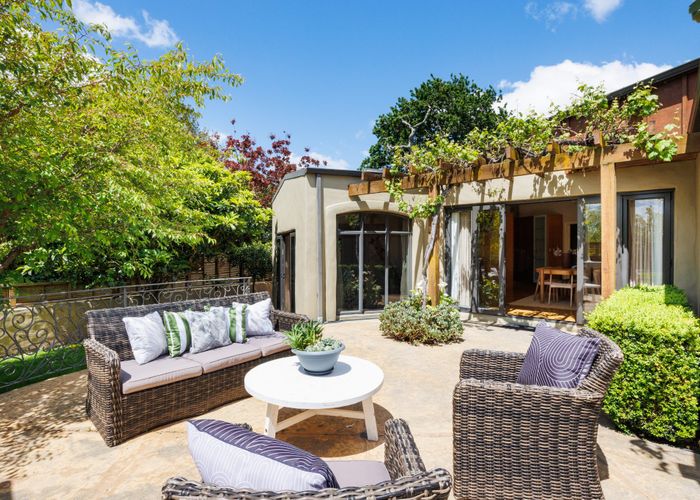  at 3 The Oaks, Awapuni, Palmerston North, Manawatu / Whanganui