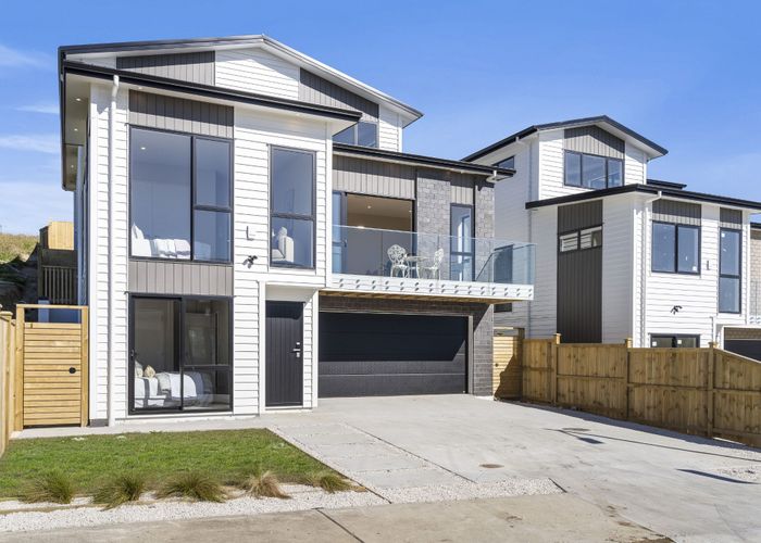  at 32 Grand Ridge Avenue, Flat Bush, Manukau City, Auckland