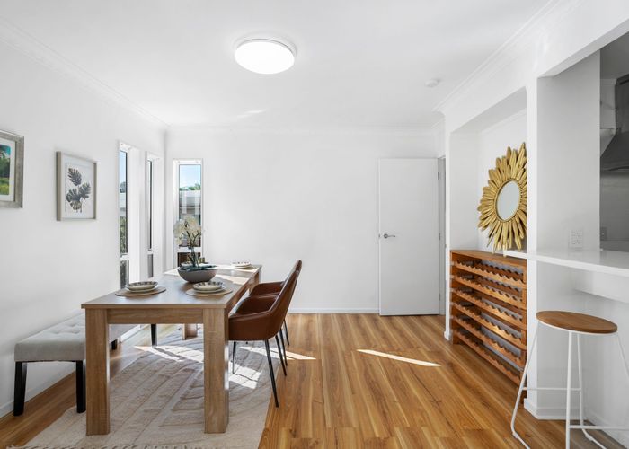  at 2/6 Bellbird Rise, Murrays Bay, North Shore City, Auckland