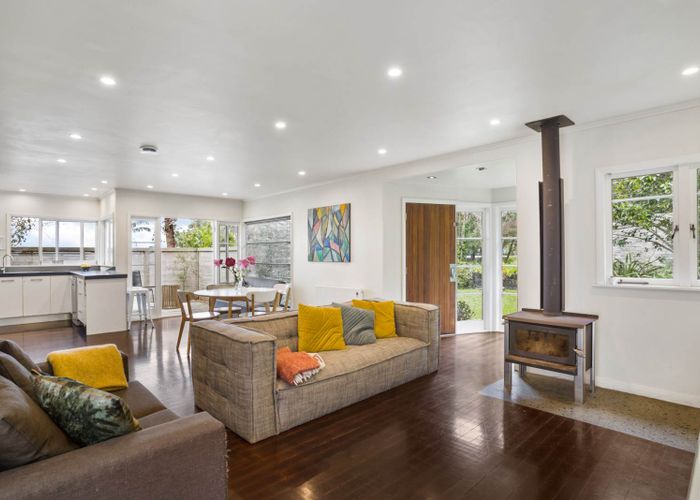  at 279 Titirangi Road, Titirangi, Auckland
