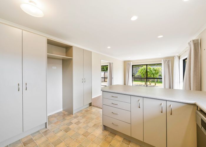  at 21 Leanne Way, Waikanae Beach, Waikanae